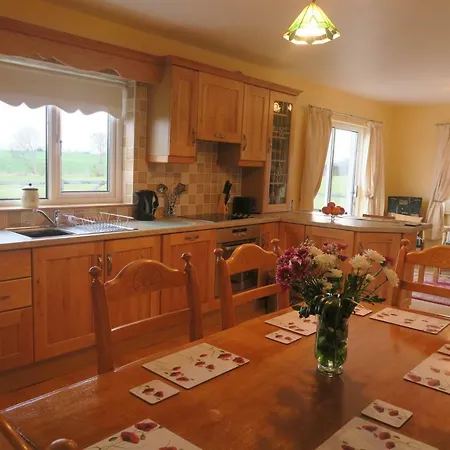 Thistledown - Ballina - Crossmolina - County Mayo - Sleeps 8 - Sister To Inglewood *