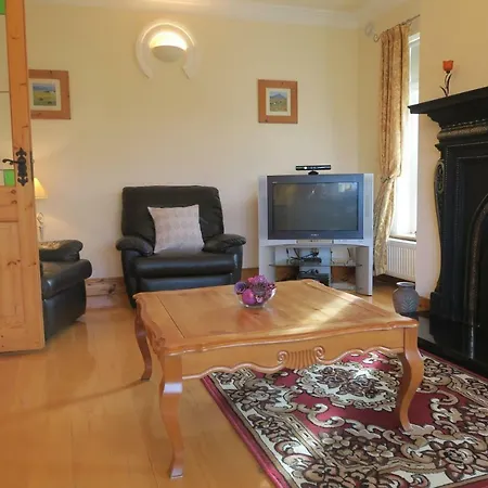 Thistledown - - Crossmolina - County Mayo - Sleeps 8 - Sister To Inglewood *