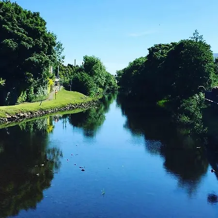 Thistledown - - Crossmolina - County Mayo - Sleeps 8 - Sister To Inglewood *