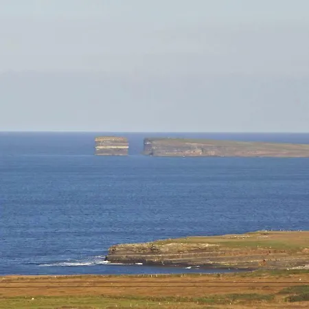 Thistledown - - Crossmolina - County Mayo - Sleeps 8 - Sister To Inglewood بالينا