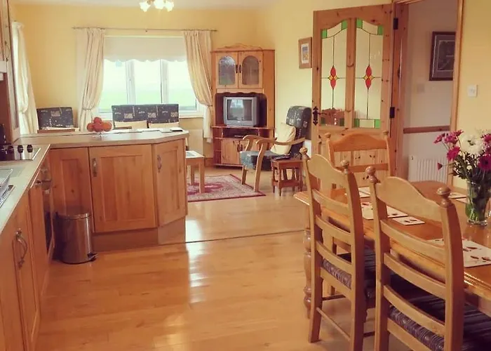 Thistledown - - Crossmolina - County Mayo - Sleeps 8 - Sister To Inglewood Σπίτι διακοπών