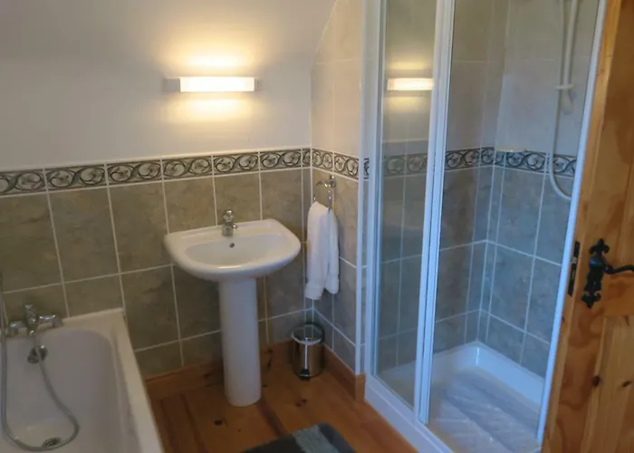 Thistledown - - Crossmolina - County Mayo - Sleeps 8 - Sister To Inglewood