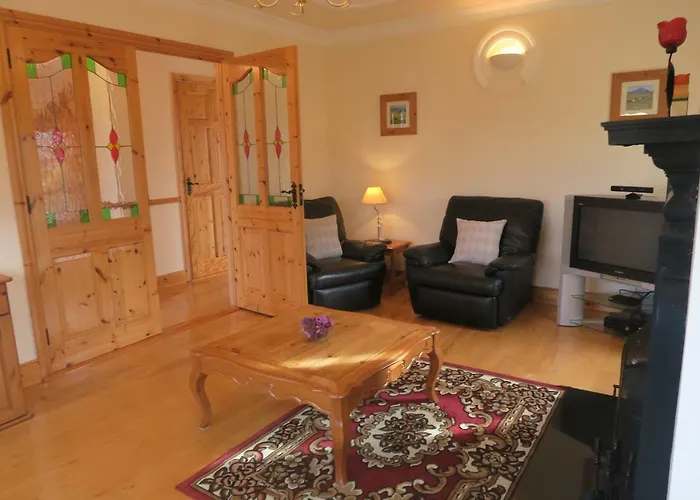Thistledown - - Crossmolina - County Mayo - Sleeps 8 - Sister To Inglewood *