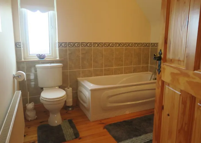 Thistledown - - Crossmolina - County Mayo - Sleeps 8 - Sister To Inglewood Сasa de vacaciones *