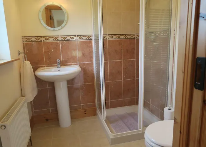 Thistledown - - Crossmolina - County Mayo - Sleeps 8 - Sister To Inglewood *