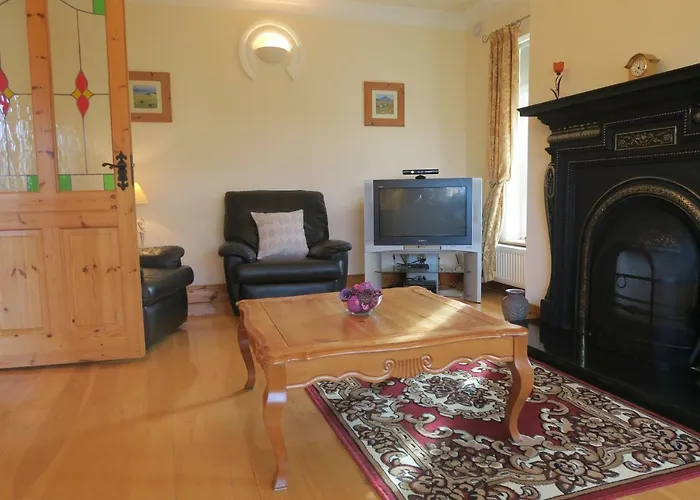 Thistledown - - Crossmolina - County Mayo - Sleeps 8 - Sister To Inglewood *